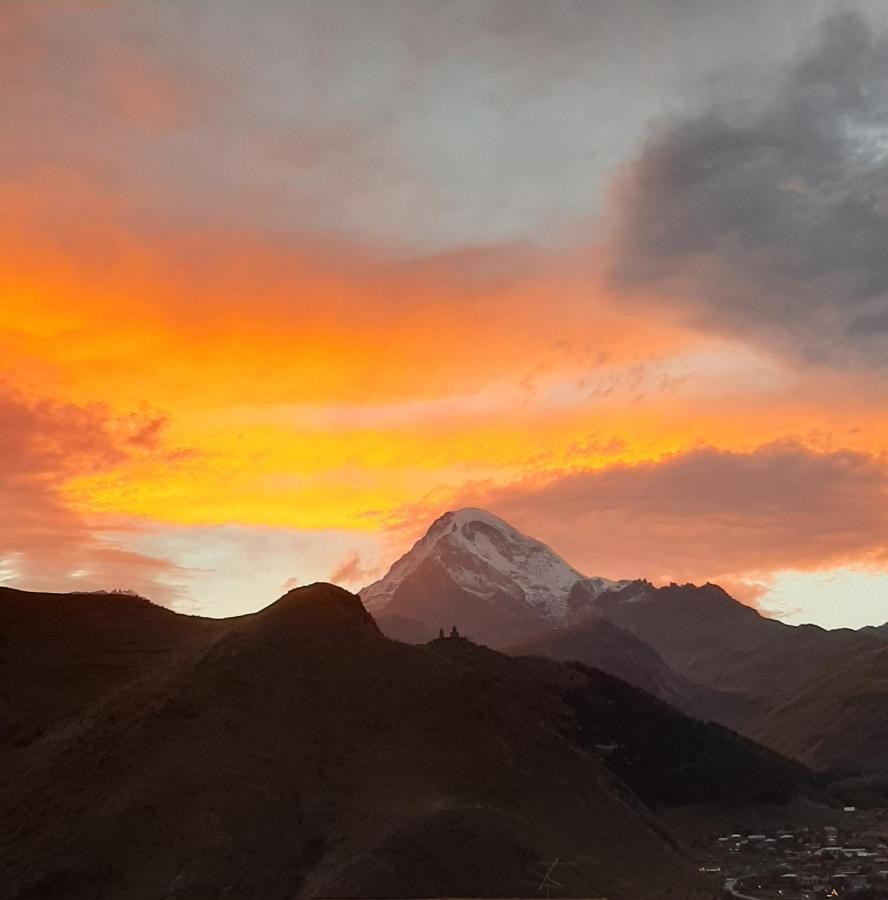 Royal Galaxy Apartment Kazbegi Esterno foto